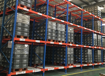 冷庫重力式貨架可以用于-20°的環(huán)境嗎？【易達貨架】